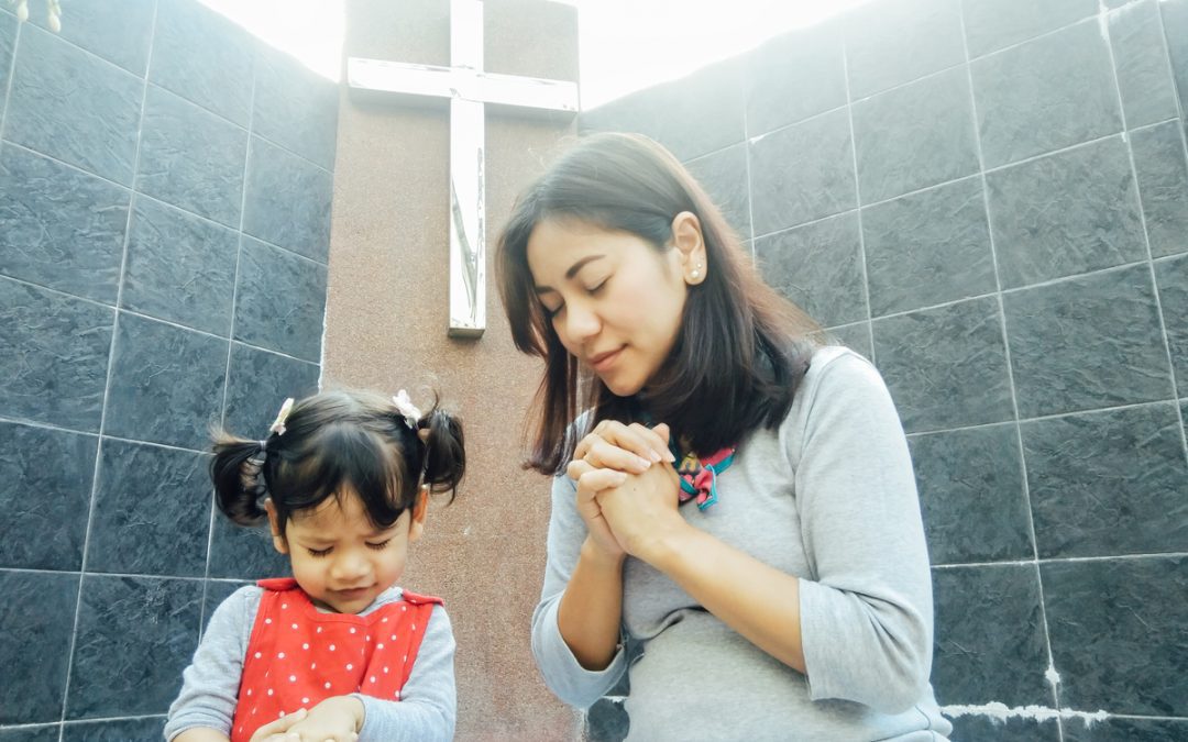 Enjoying A Daily Prayer Routine with Your Children