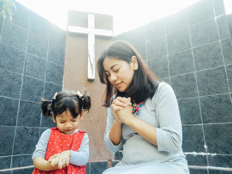 Enjoying A Daily Prayer Routine with Your Children