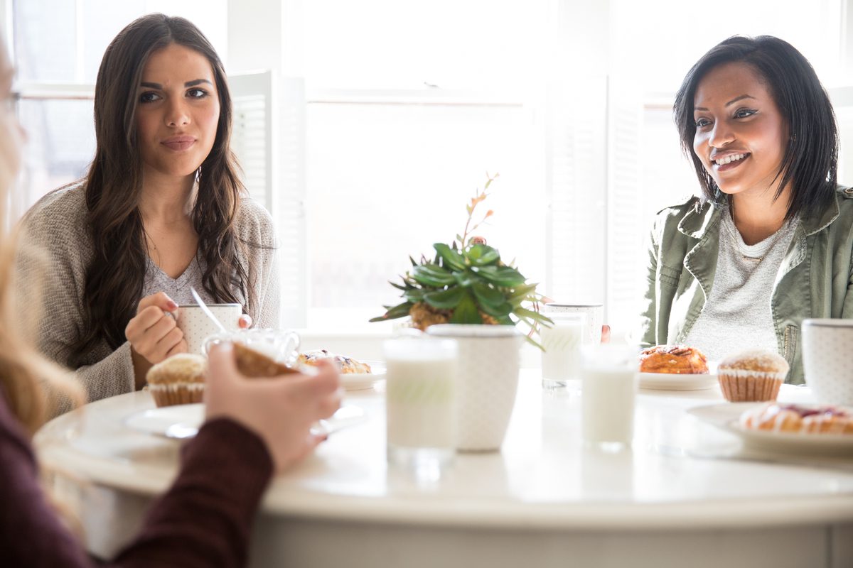 4 Verses to Pray to Help Your Daughter Have a Servant’s Heart